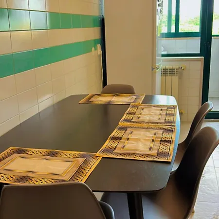 De Solteiro Com Varanda Centro De * Viseu