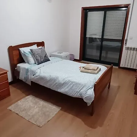 De Solteiro Com Varanda Centro De Séjour chez l'habitant Viseu