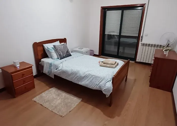 De Solteiro Com Varanda Centro De Quarto em Acomodações Particulares Viseu