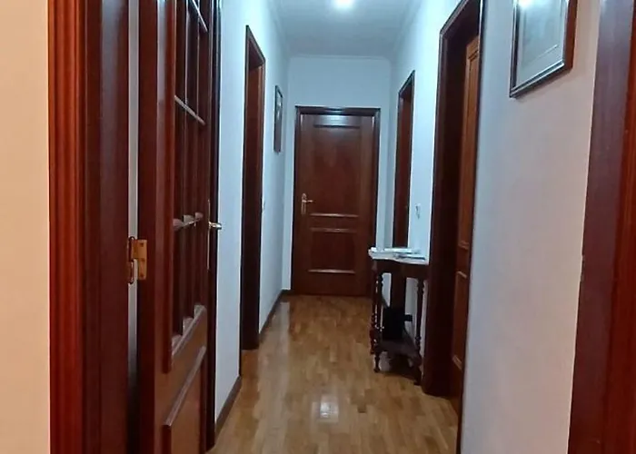 De Solteiro Com Varanda Centro De Quarto em Acomodações Particulares