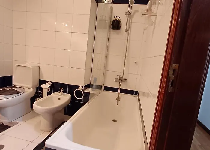 De Solteiro Com Varanda Centro De Quarto em Acomodações Particulares